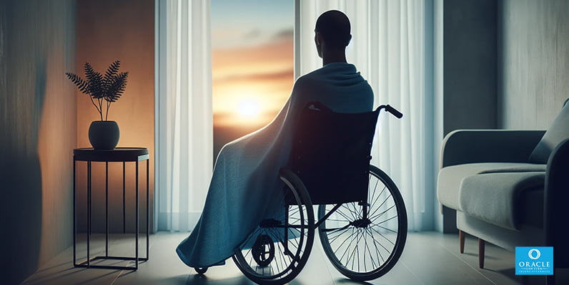 Ilustración de una persona con la cabeza vendada y una silla de ruedas.