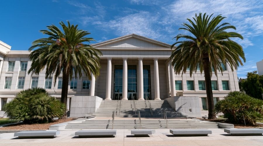 What Happens if You Are Caught Driving Without a License in California? 3 A courthouse exterior in Southern California, clear sky,
daytime — representing the legal/court process. No specific
signage required.